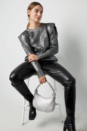 Gestrickter Stadtpullover in Metallic-Optik – Schwarzgold h5 Bild6